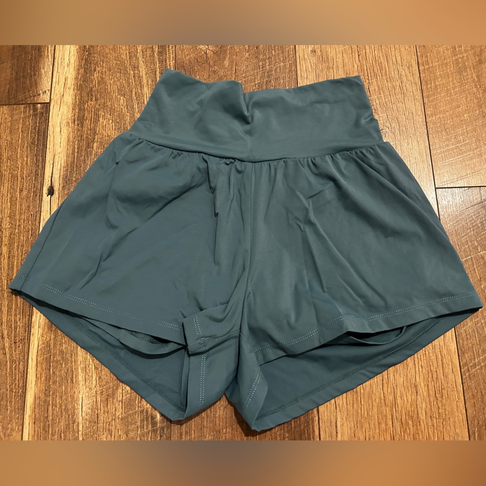 Halara super high waisted yoga shorts 2.5” X small